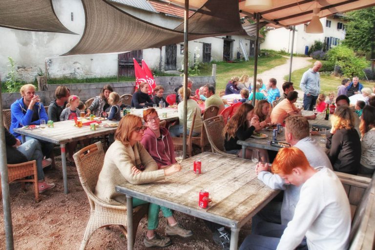 Camping Domaine La Chabanne restaurant 768x512