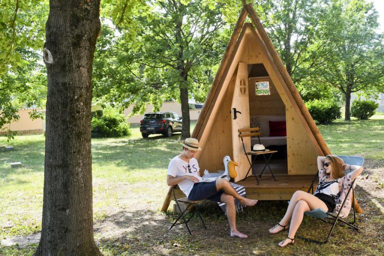 Camping Du Domaine De Senaud Drome chalets huren 768x512