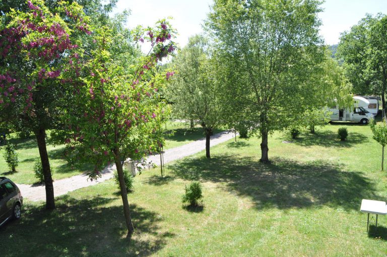 Camping Du Moulin De Thoard staanplaatsen 768x510