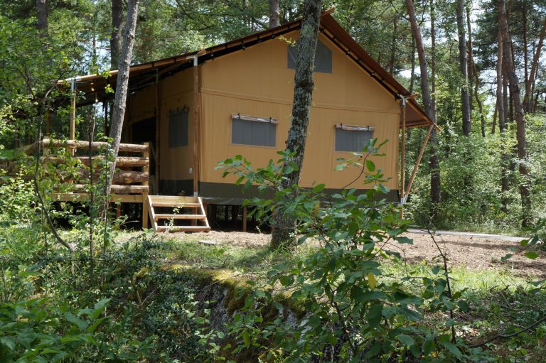 Camping L Hirondelle Drome lodgetenten huren 768x511