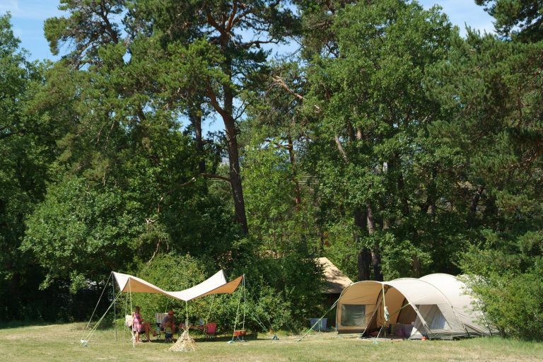 Camping L Hirondelle Drome staanplaatsen 768x512