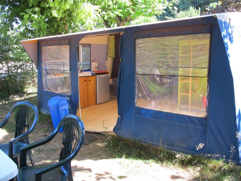 Camping La Chatonnière Dordogne bungalowtenten huren 768x576