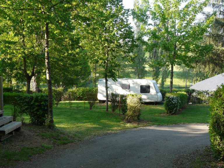 Camping La Peyrade Aveyron staanplaats 768x576
