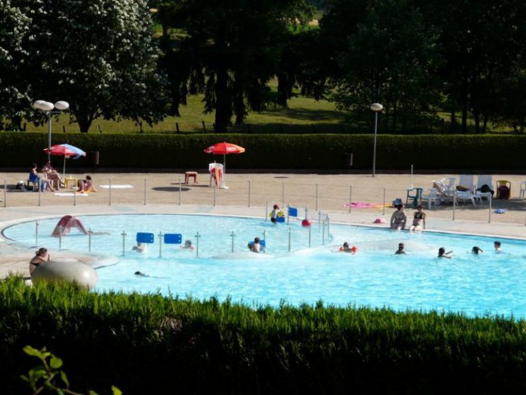 Camping La Peyrade Aveyron zwembad 768x576