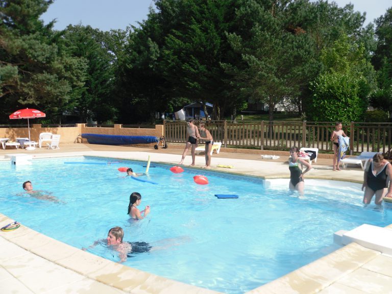 Camping La Pibola in Camon Ariege zwembad 768x576