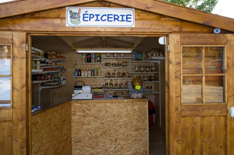 Camping Le Bourdieu Ariege winkeltje 768x511