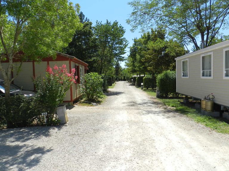 Camping Le Clos De La Lère stacaravan huren 768x576