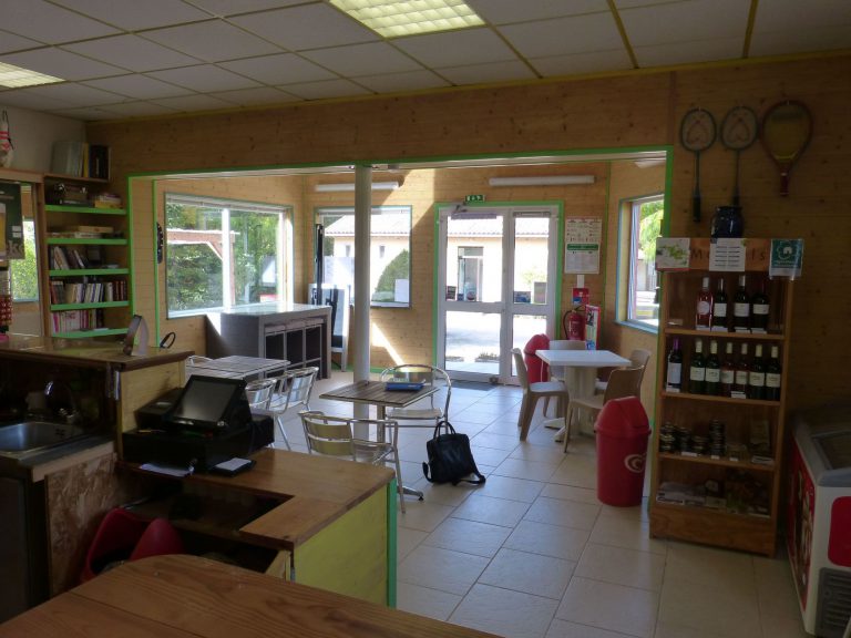 Camping Le Clos De La Lère winkeltje 768x576