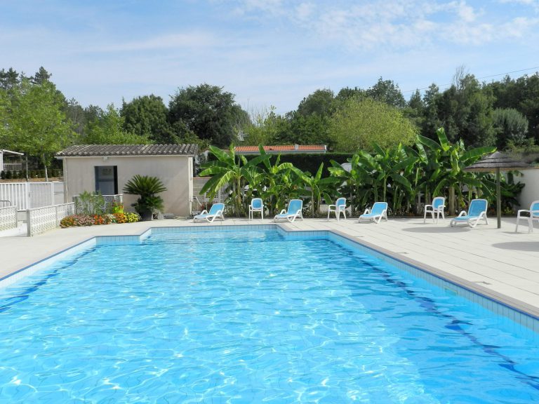 Camping Le Clos De La Lère zwembad 768x576