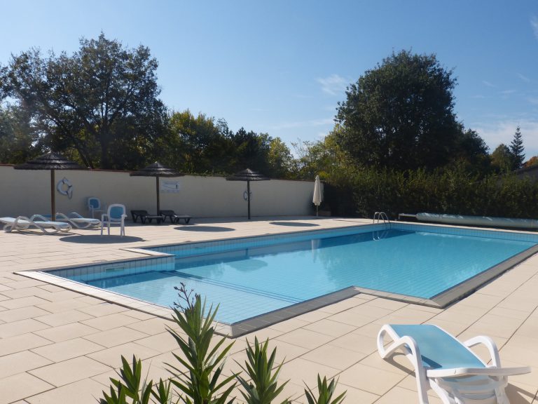 Camping Le Clos De La Lère zwembad met kinderbad 768x576