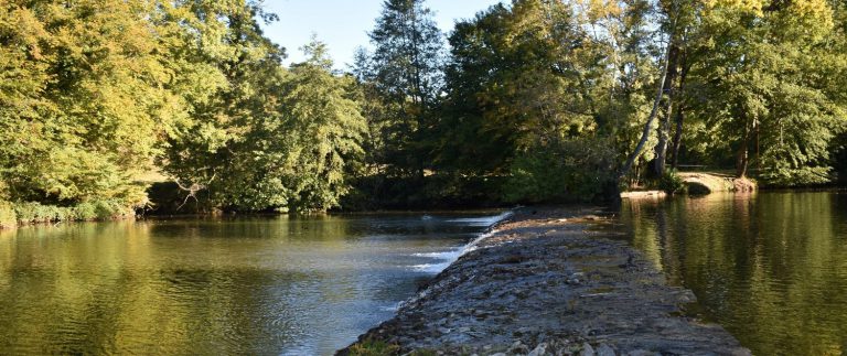 Camping Le Clupeau Dordogne rivier 768x323