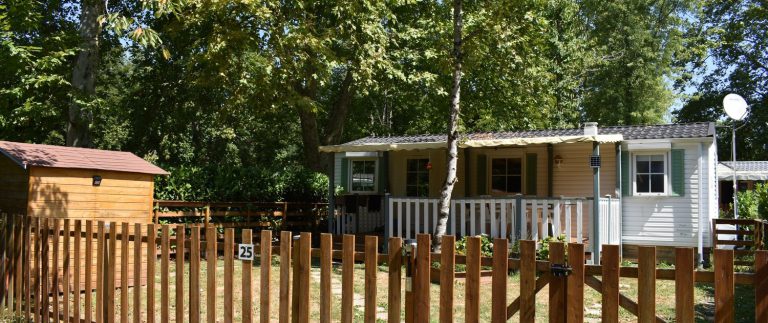 Camping Le Clupeau Dordogne stacaravan 768x323