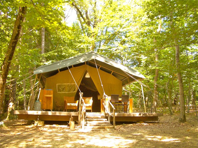 Camping Le Grand Bois Drome safaritent huren 768x576