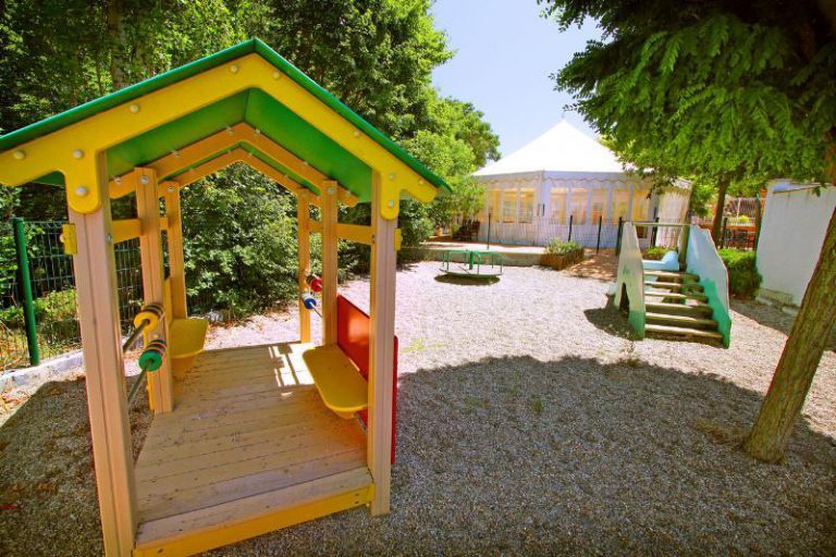 Camping Le Moulin de Sainte Anne Aude speeltuin 768x512