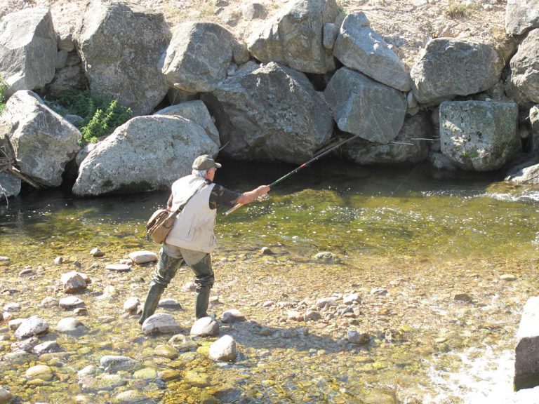 Camping Le Soleil Rouge Ardeche vissen 768x576