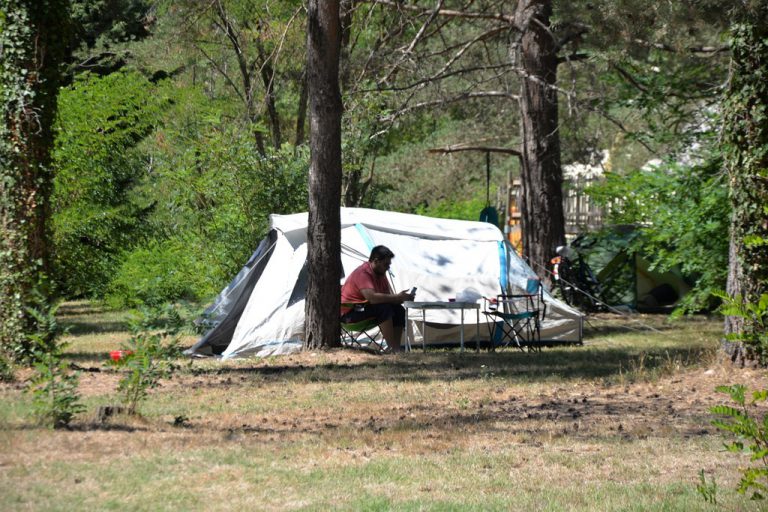 Camping Le Viaduc Ardeche staanplaats 768x512
