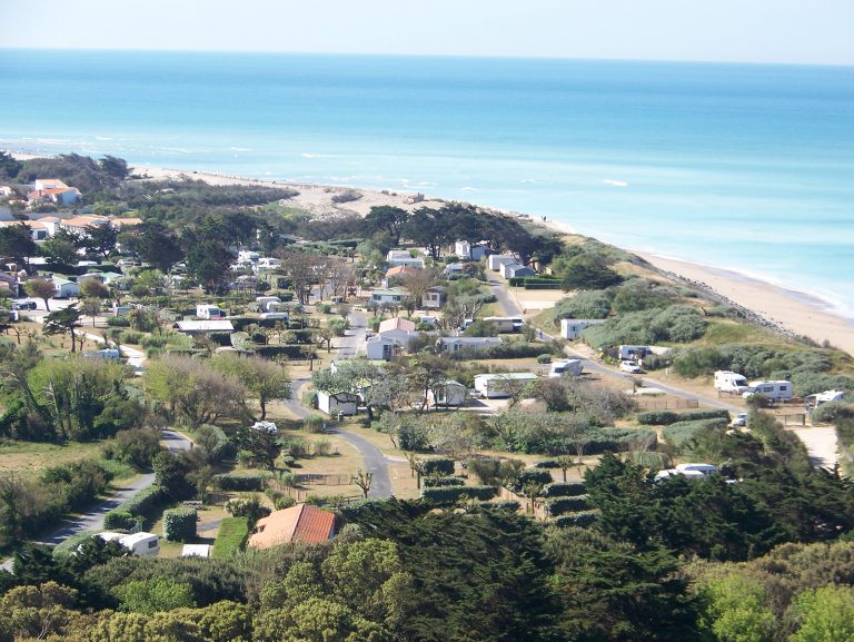 Camping Les Baleines ligging 768x577