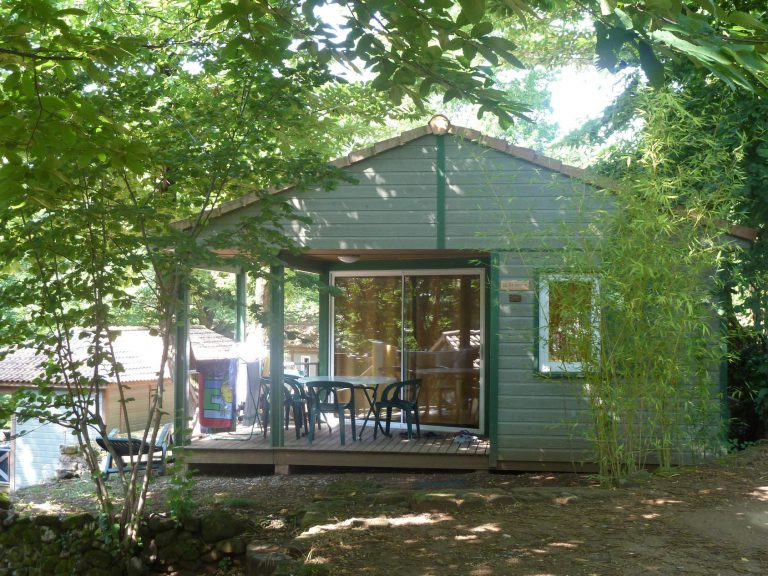 Camping Les Cruses chalet huren Ardeche 768x576