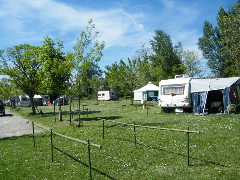 Camping Les Eychecadous staanplaats 768x576