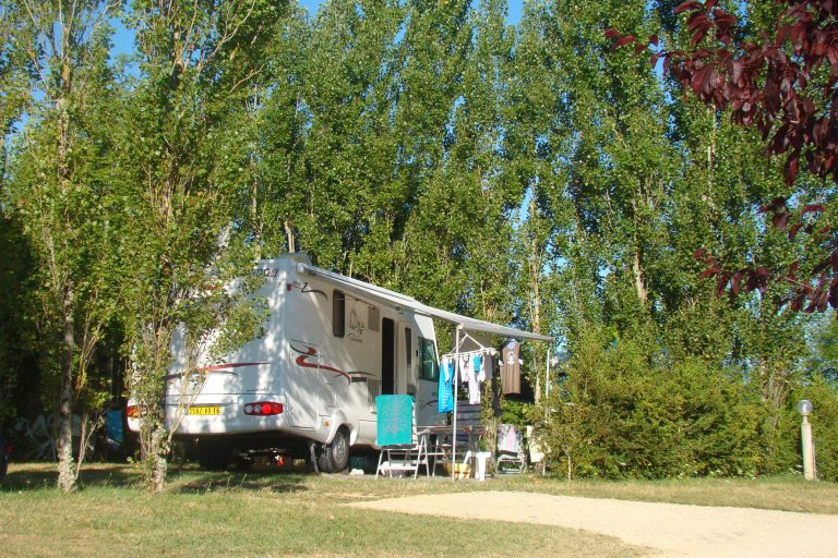 Camping Les Graves staanplaats 768x512