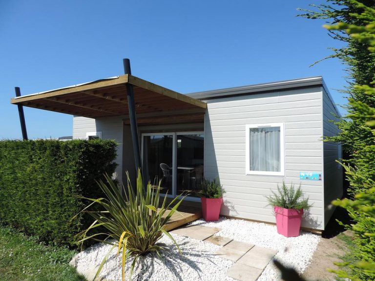 Camping Les Pérouses Île de Ré chalet huren 768x576