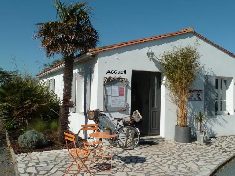 Camping Les Pérouses Île de Ré receptie 768x576