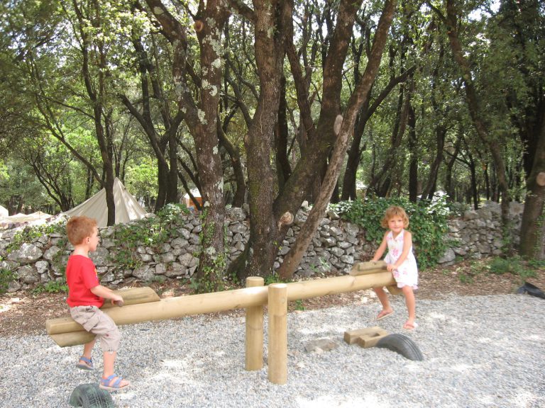 Camping Mille Etoiles Ardeche speeltuin 768x576