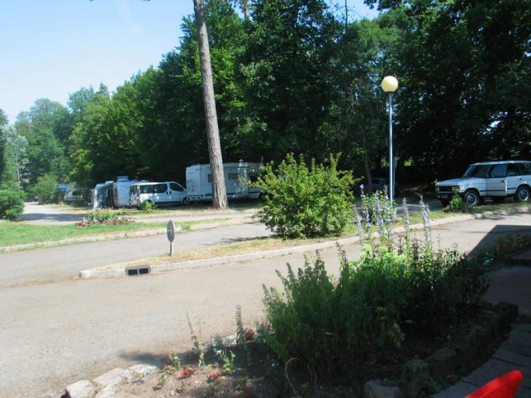 Camping Parc Du Château Epinal staanplaats 768x576