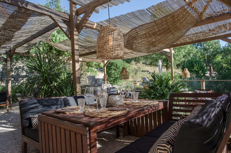 Camping Aux Lodges Du Mas De Nadal restaaurant 768x511
