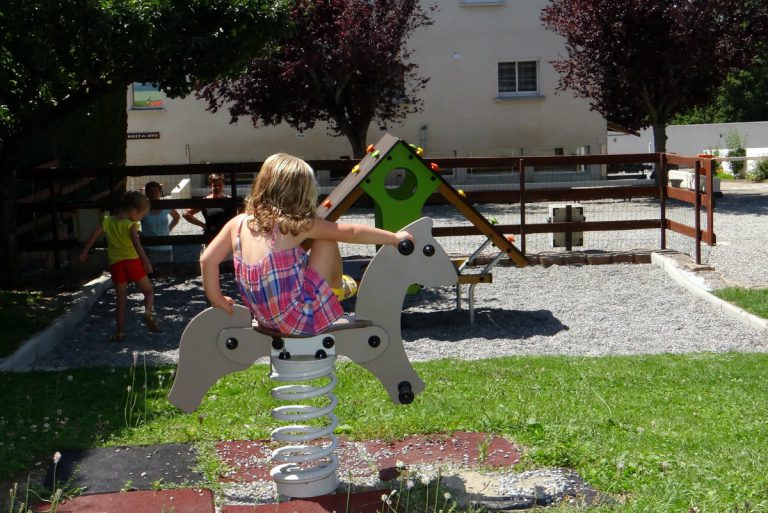 Camping Belvédère de lObiou speeltuin 768x513