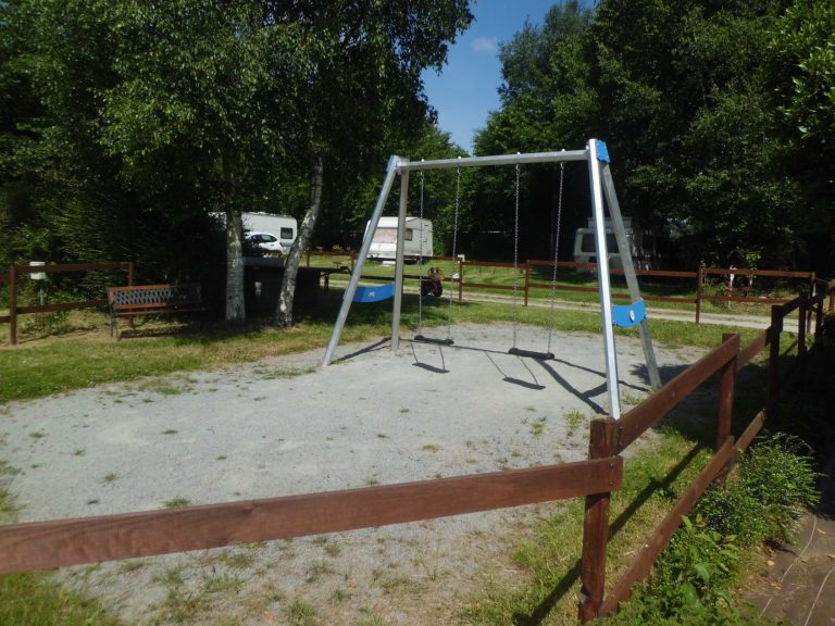 Camping Des Cerisiers speeltuin 768x576