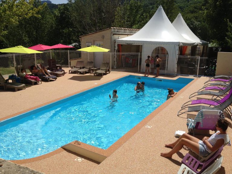 Camping Des Sources Herault zwembad 768x576