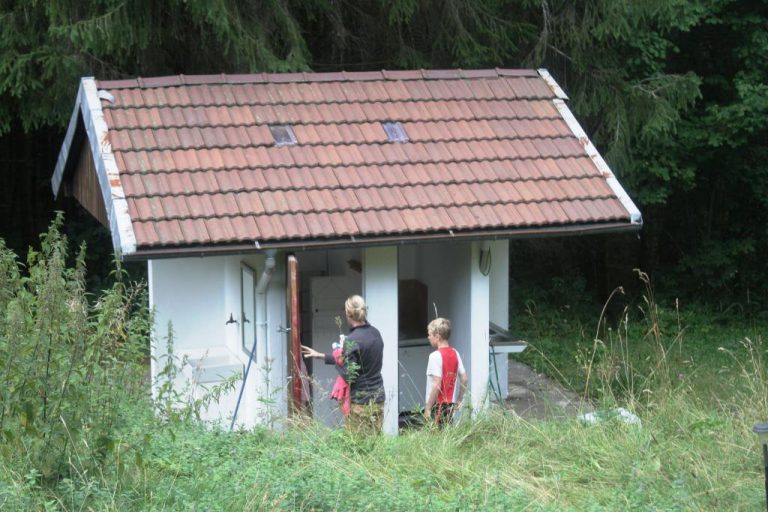 Camping La Favière sanitair 768x512