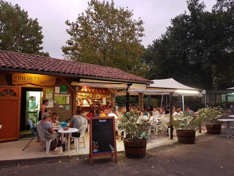 Camping Le Picouty terras 768x576
