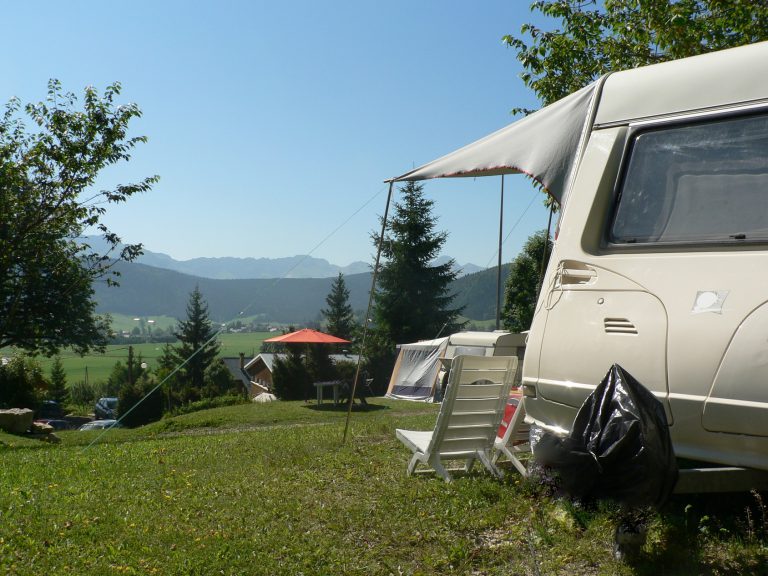 Camping Les Eymes staanplaatsen 768x576