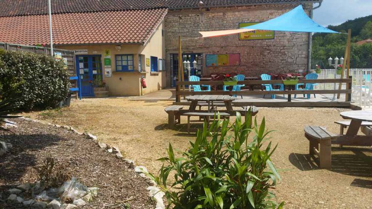 Camping Les Rives Du Céou terras 768x432