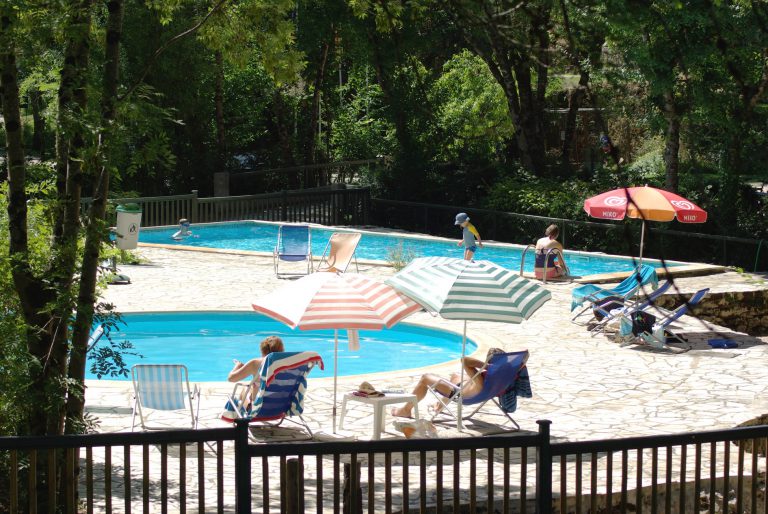 Camping du Ruisseau du Treil zwembad 768x514