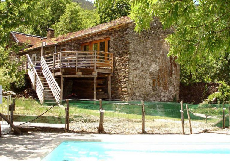 Naturistencamping La Combe de Ferrière gite huren 768x538