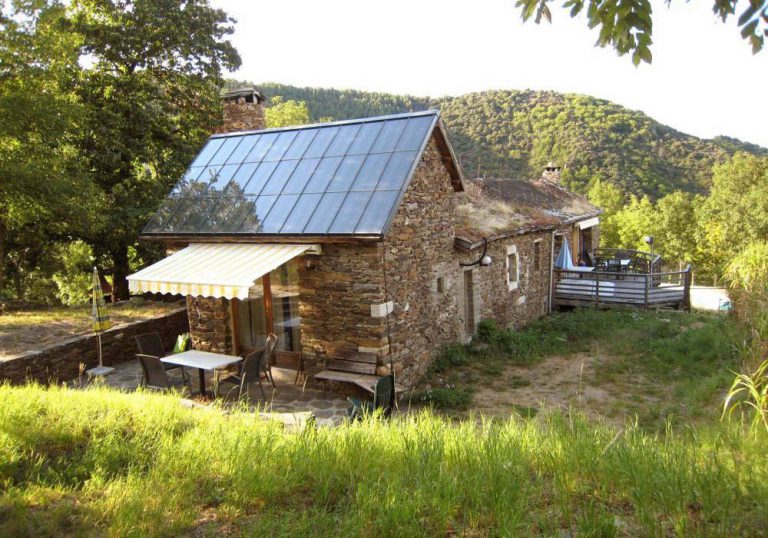 Naturistencamping La Combe de Ferrière gite huren Lozere 768x538