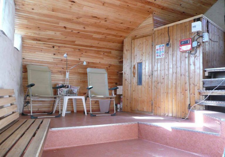 Naturistencamping La Combe de Ferrière sauna 768x538
