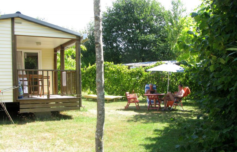 Naturistencamping Le Champ De Guiral stacaravan huren 768x494
