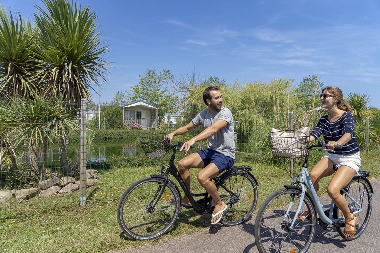 Camping Côte de Nacre fietsverhur Normandie 768x512