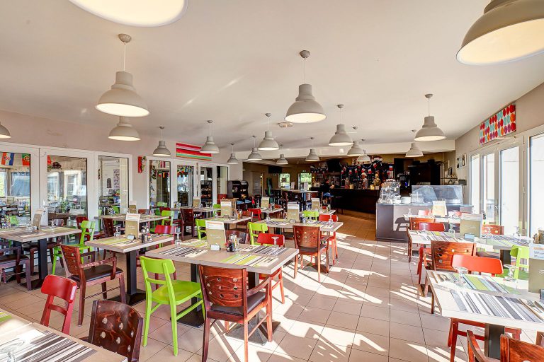 Camping Côte de Nacre restaurant 768x512