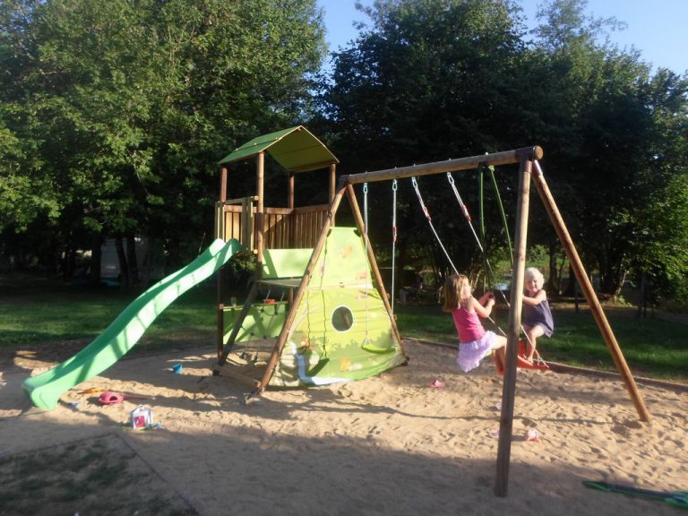 Camping De Civray speeltuin 768x576