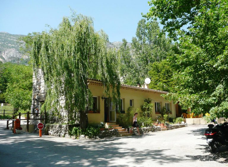 Camping Domaine Chasteuil Provence receptie 768x563