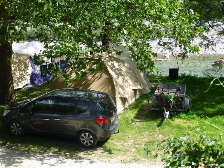 Camping Domaine Chasteuil Provence staanplaatsen 768x576