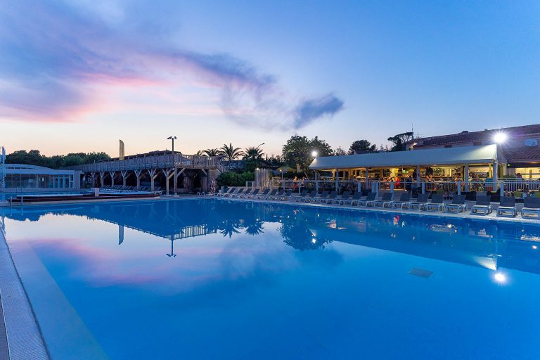 Camping Douce Quiétude zwembad 768x512