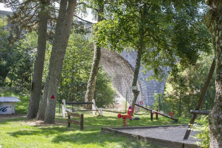 Camping Du Pont De Braye speeltuin 768x511