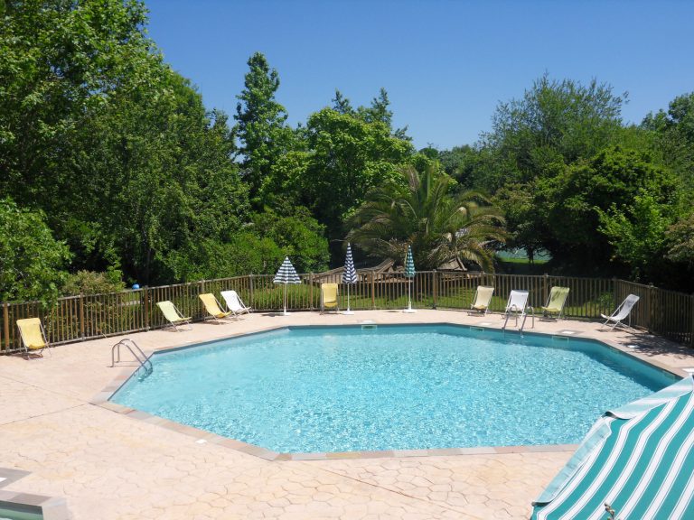 Camping Etche Zahar zwembad 768x576