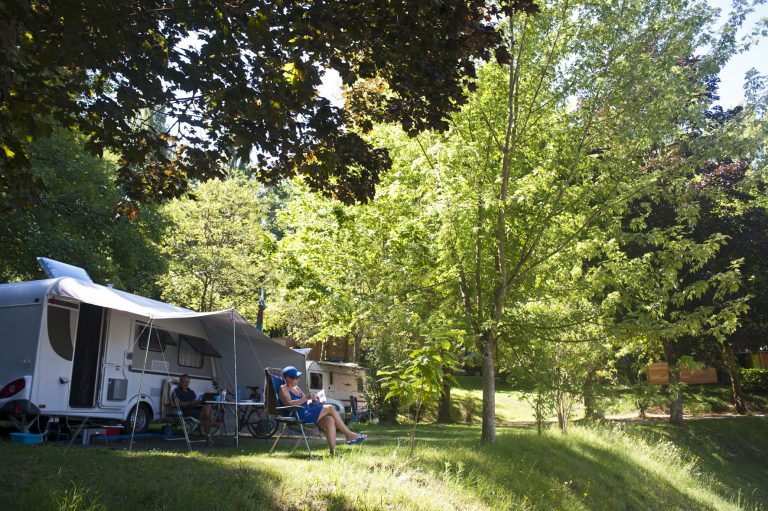 Camping Huttopia Sarlat staanplaats 768x511
